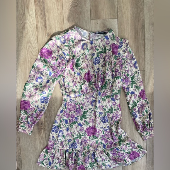 Zara dress - Picture 1 of 2